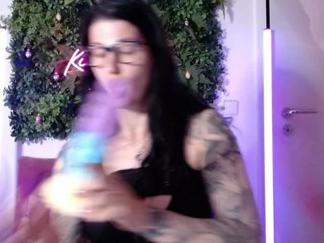 KiraKane on BongaCams 