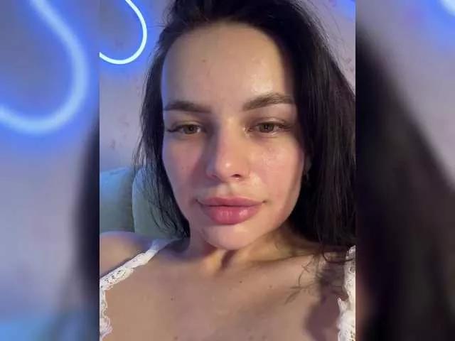 Klubnika13 on BongaCams 