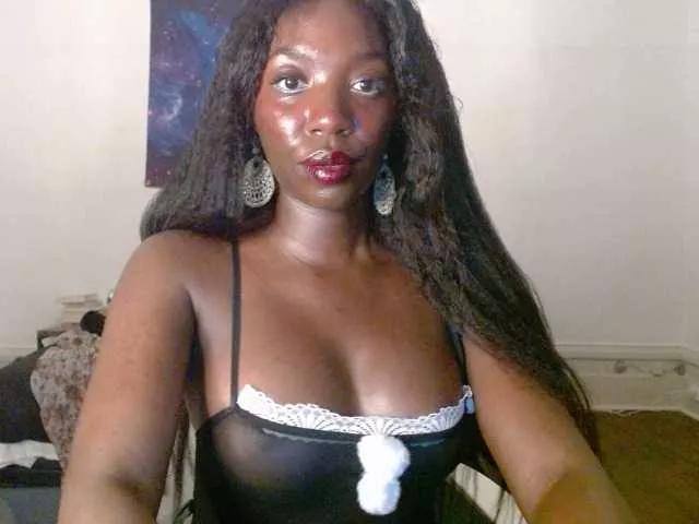 lanaluxxe4 on BongaCams 