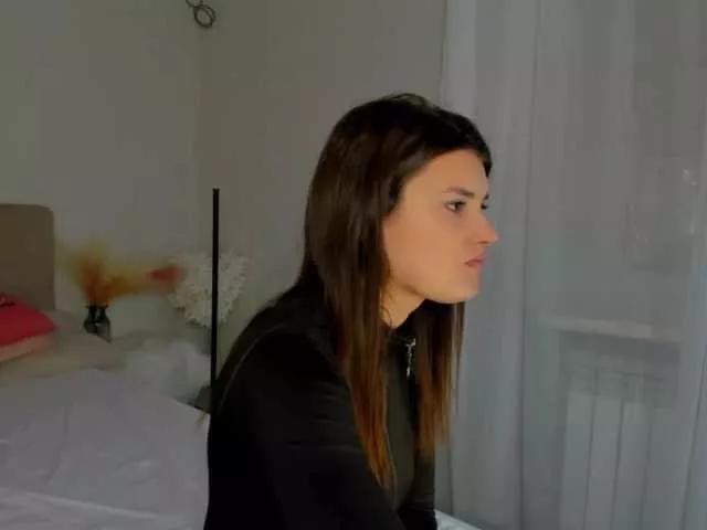 LauraLeee on BongaCams 