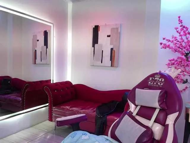 Freechat leia-queens on BongaCams