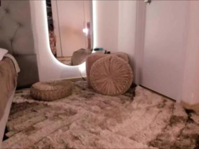 Lexie-red on BongaCams 
