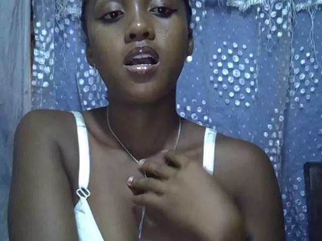 Lillteblackgirl on BongaCams 