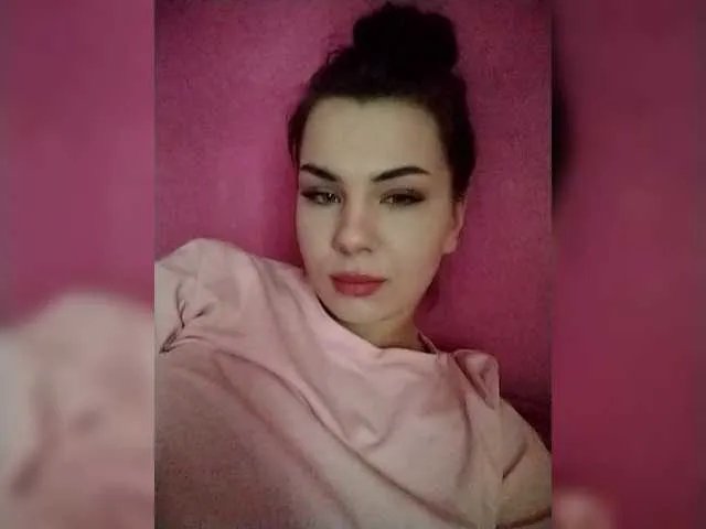 Try sweet camwhore Lilmommy Lilmommy from BongaCams