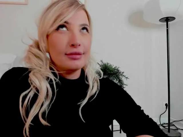 Masturbate to LilouKatt, she wants to masturbate for you LilouKatt from BongaCams