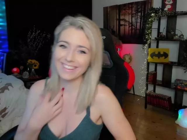 Lisaonthemoon on BongaCams 