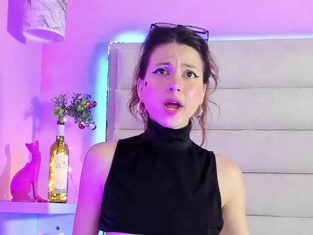 LolaMustaine on BongaCams 