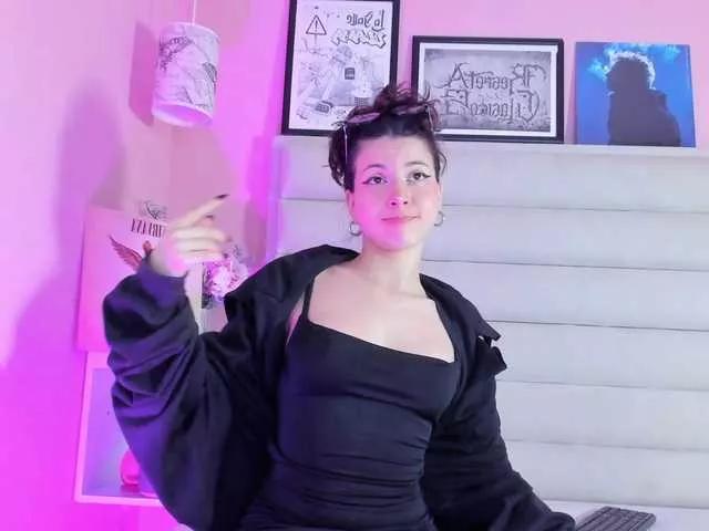 LolaMustaine on BongaCams 