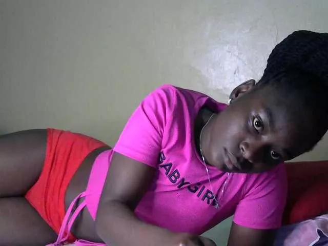 Lorahanna5 on BongaCams 