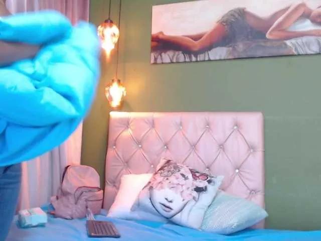 LuciaSpear on BongaCams