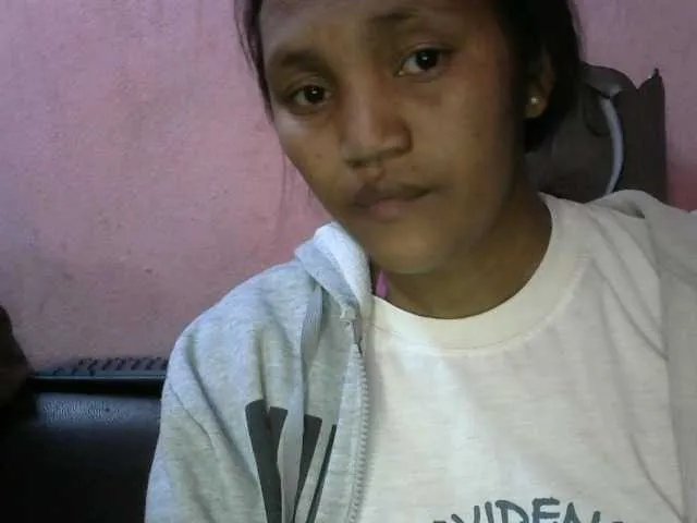 Lutricia — kiss 3, boobs 10 , Pussy 20 , Naked15,  Finger pussy 25, slap ass 5,anal 30; Finger ass 35 