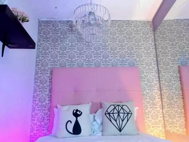 Maddy-Norton on BongaCams