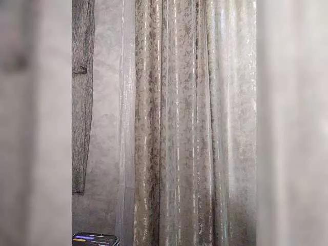 MaidenCrystal on BongaCams 