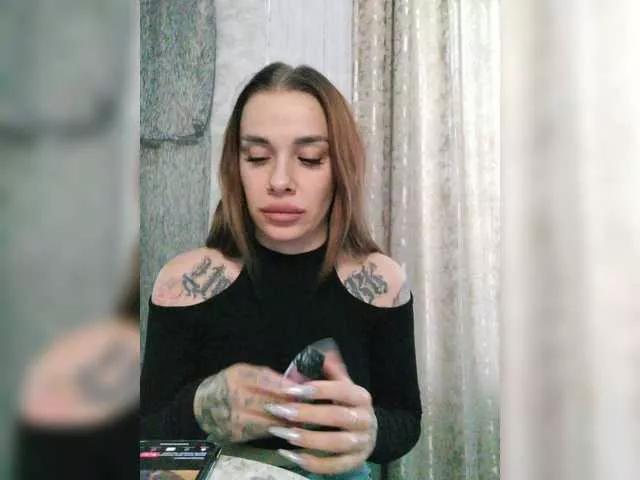 MaidenCrystal on BongaCams 
