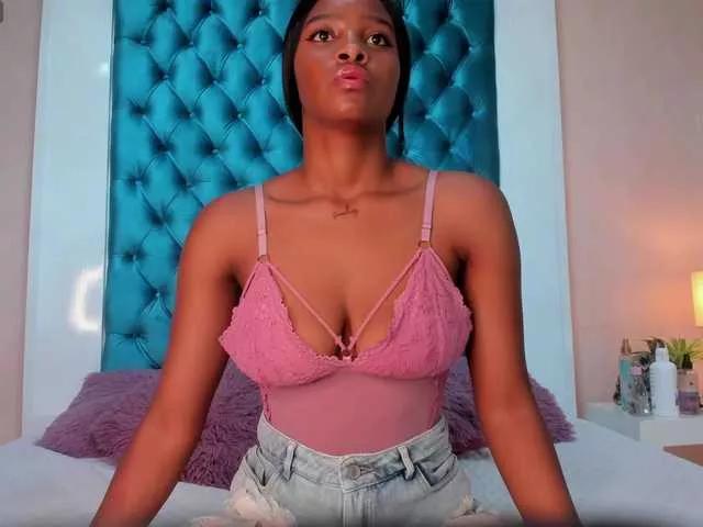 MakiBounce on BongaCams 