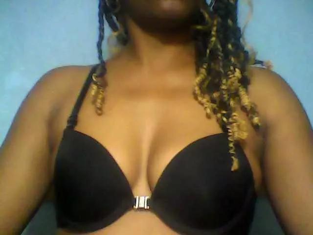 MayaQueen on BongaCams 