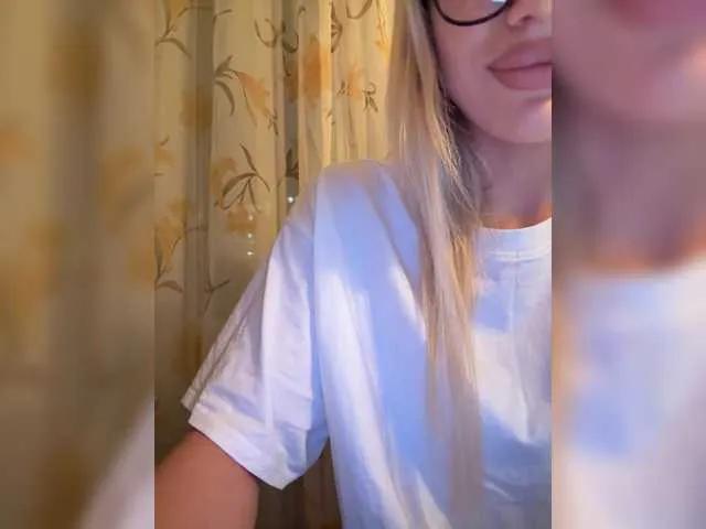 Melania13 on BongaCams
