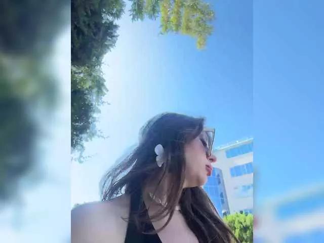 Melissa222Femdom on BongaCams