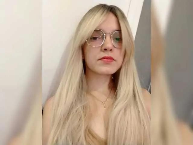 Meri1006 on BongaCams