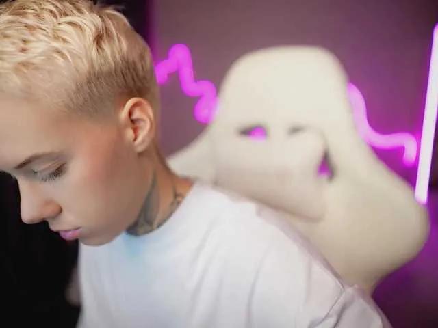 Offline mery-jane- on BongaCams