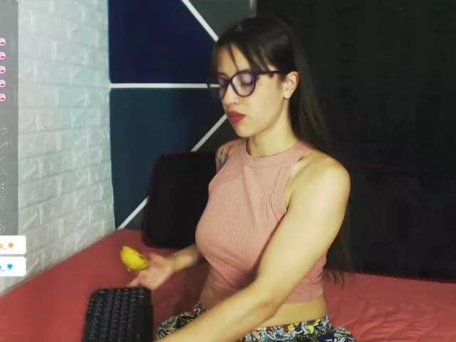 Mialozano on BongaCams 