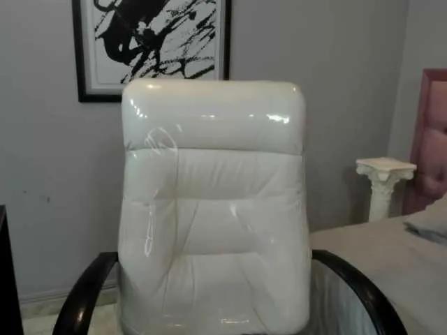 Offline miel-latina on BongaCams