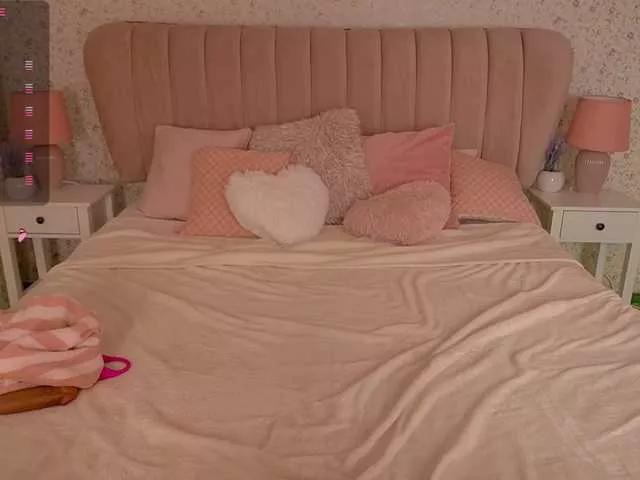 MirandaHobbs on BongaCams 