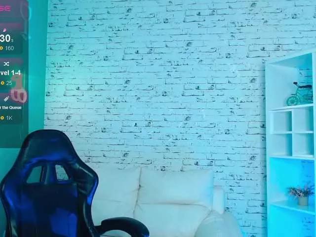 Offline misshoney1 on BongaCams