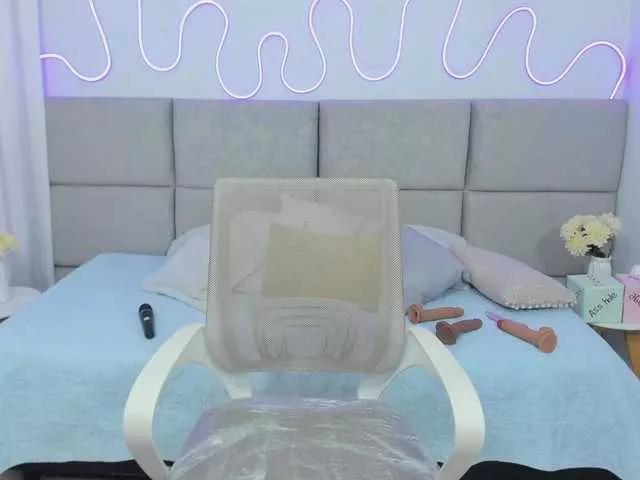 nahomy1 on BongaCams 