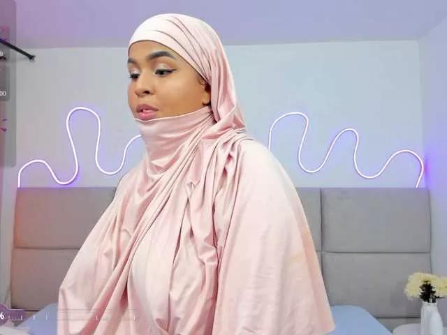 nahomy1 on BongaCams 