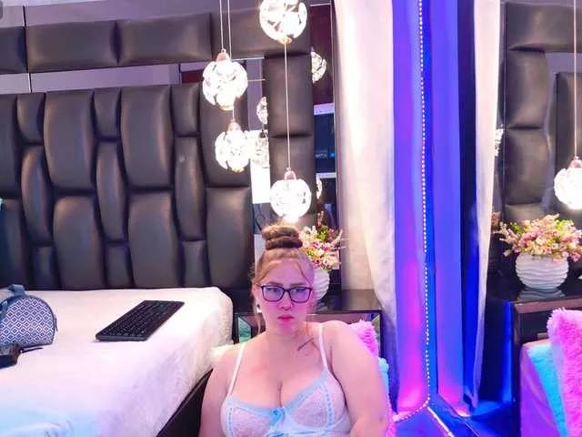 NathaxaLeans on BongaCams 