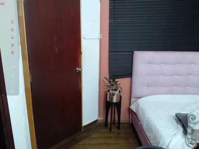 naturalmoommy on BongaCams 