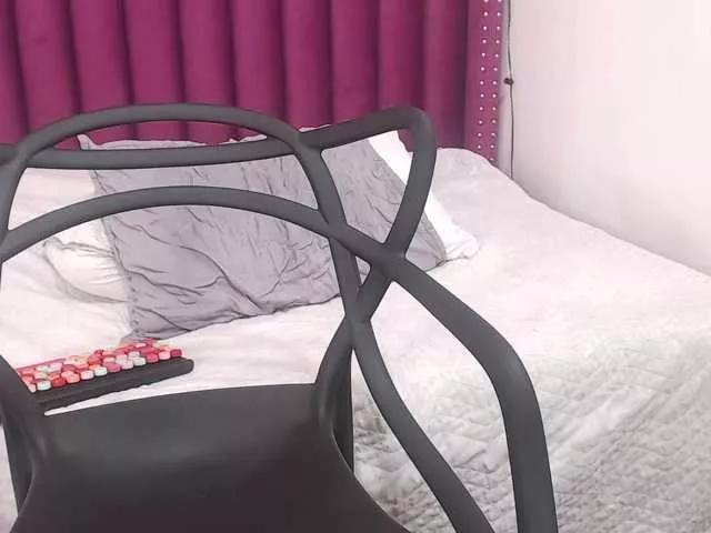 naturalmoommy on BongaCams 