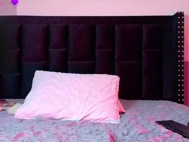 naturaltiits on BongaCams 