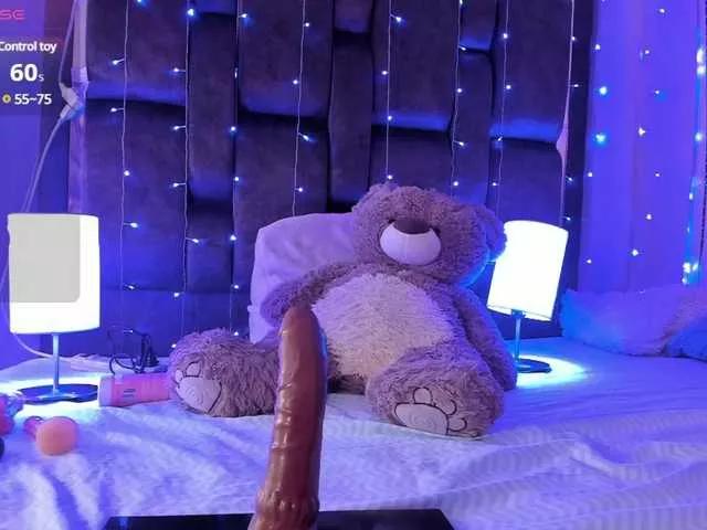 NaylaSaadi on BongaCams 