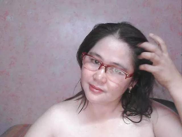 NICEtitspinay on BongaCams 