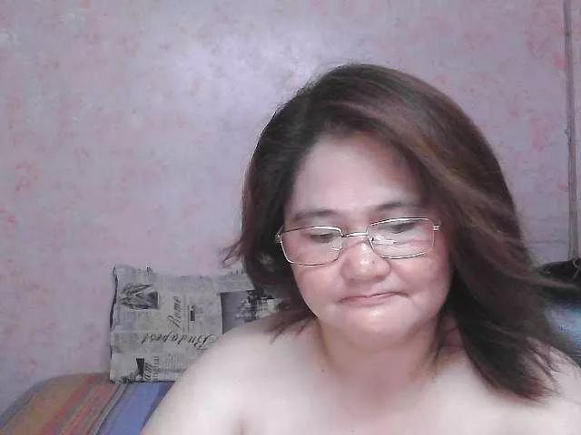 NICEtitspinay on BongaCams 