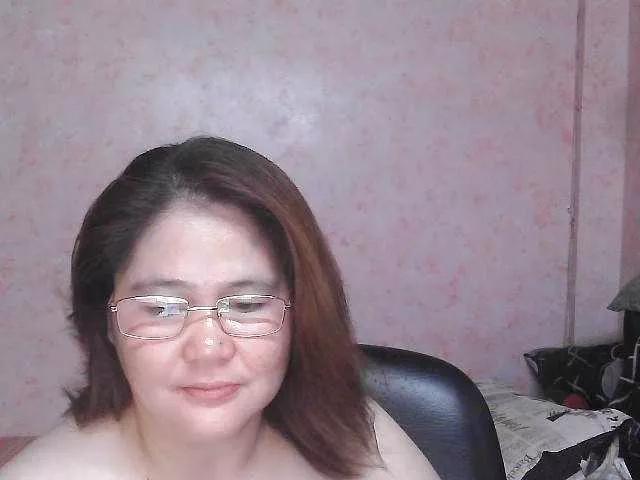 NICEtitspinay on BongaCams 
