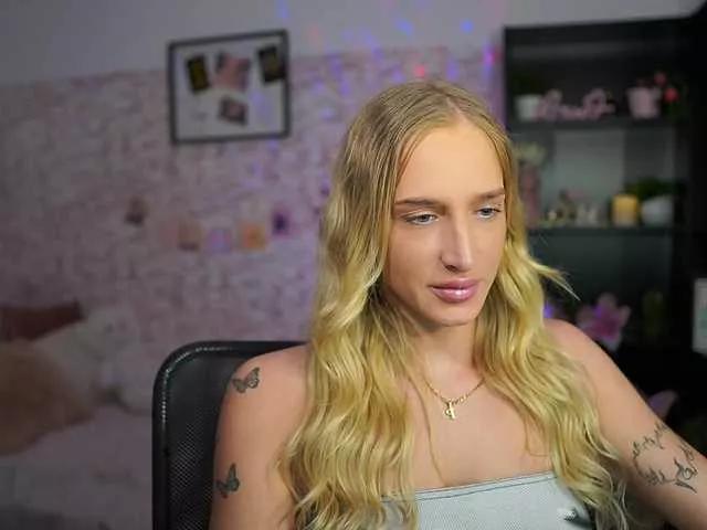 NicoletteShea01 on BongaCams 