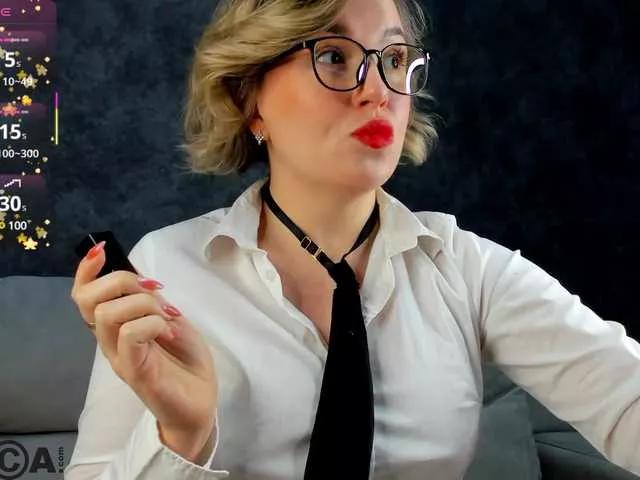 Nikki-Kai on BongaCams 