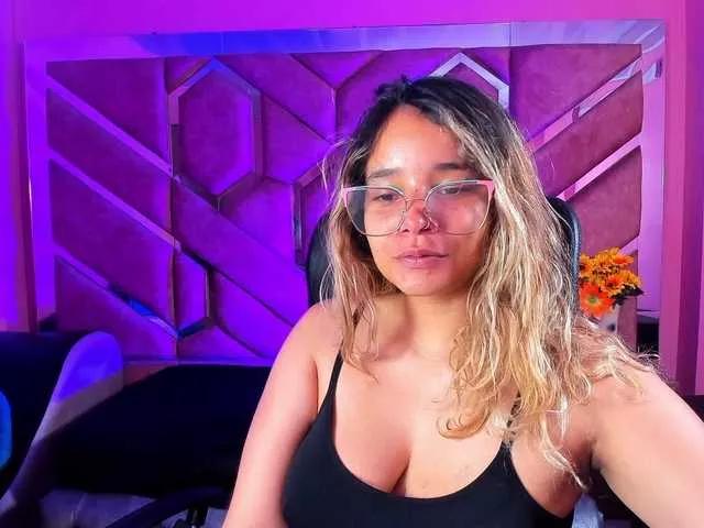 OliviaFox on BongaCams 