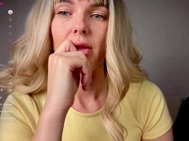 PaulaKiss on BongaCams 