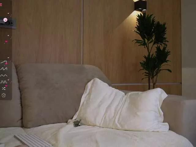 Peeach on BongaCams 