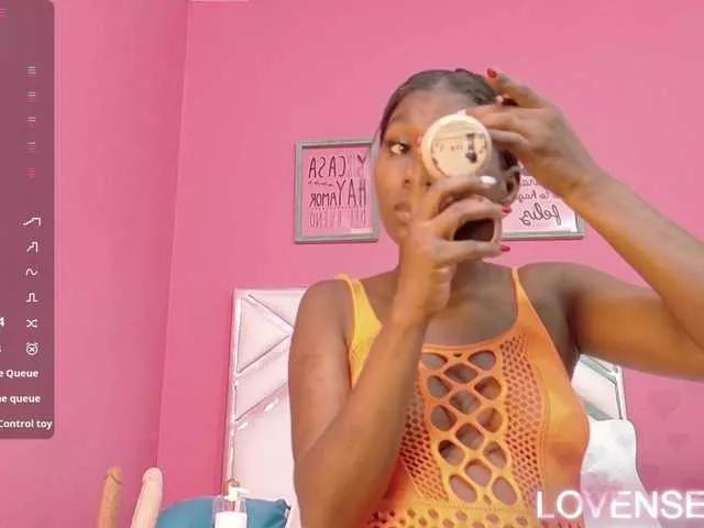 petitelittleebony on BongaCams 