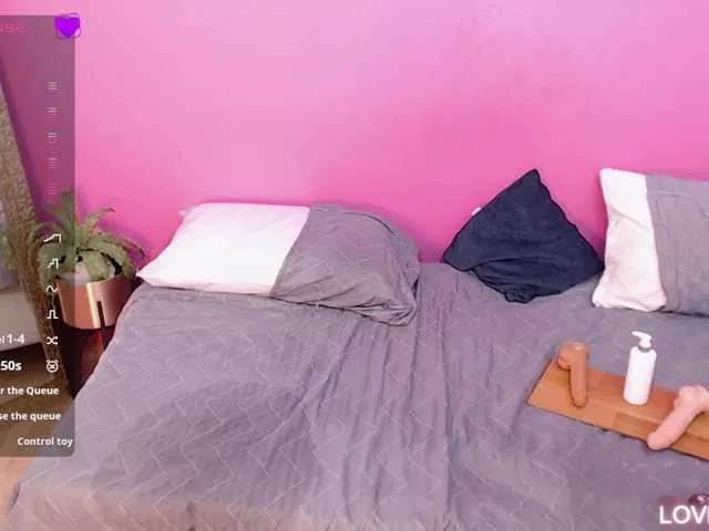 petitelittleebony on BongaCams 