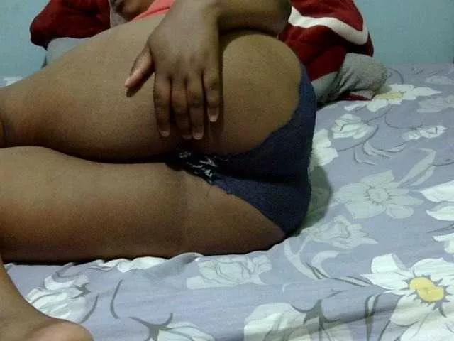 Petitetessy3 on BongaCams 