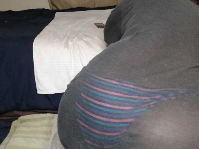 Slutty Prettybkack25 wants you to fuck her body now Prettybkack25 from BongaCams