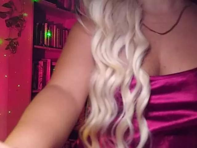 queensativa on BongaCams 