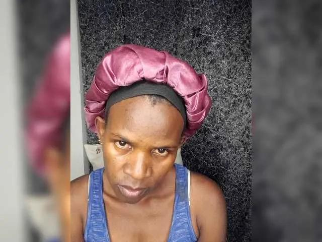 Queenyann from BongaCams