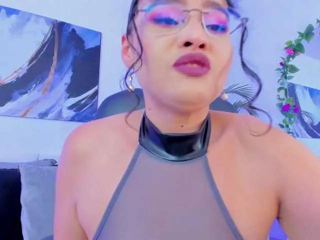 Renata-Saenz on BongaCams 